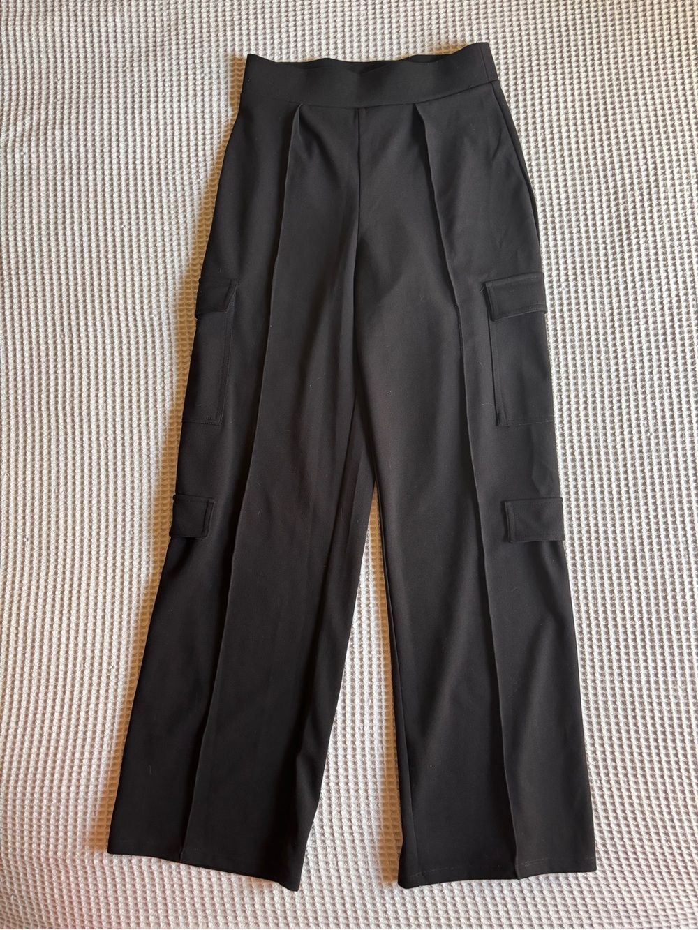 H&M Black Wide-Leg Cargo Pants - Women